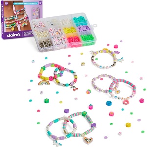 Claire’s DIY Bracelet Kit – 895-Piece Jewelry Making Supplies Set| Clay Heishi Beads, Alphabet, Charms, String| Friendship Bracelet Kit for Girls| Arts & Crafts Activity| Fashion Accessory Gift Age 8+